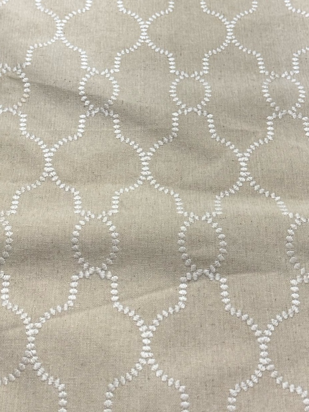 Embroidered Linen Table Runner - Picture 5 of 6